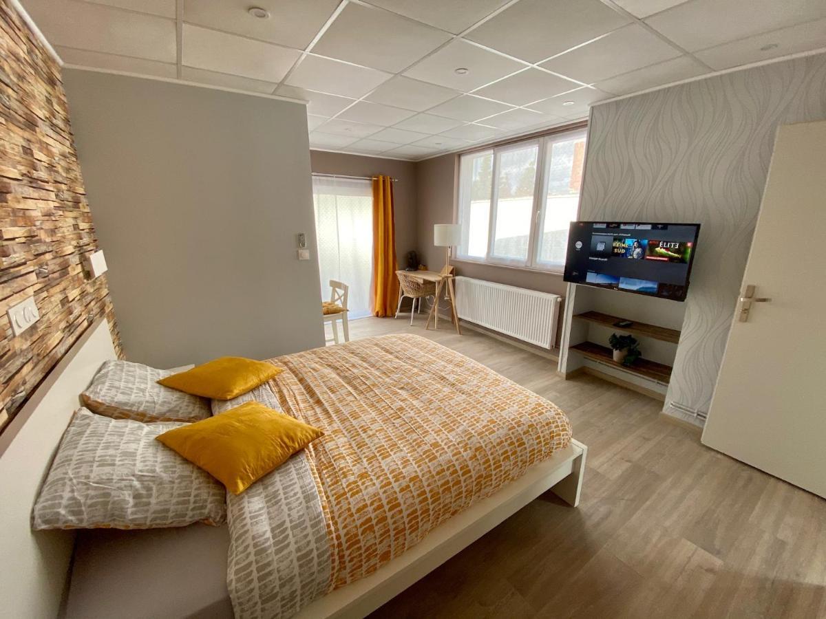 Logements Equipes A Onnaing Avec Espace Balneo En Option Proche Toyota, Autoroute Et Valenciennes Eksteriør bilde