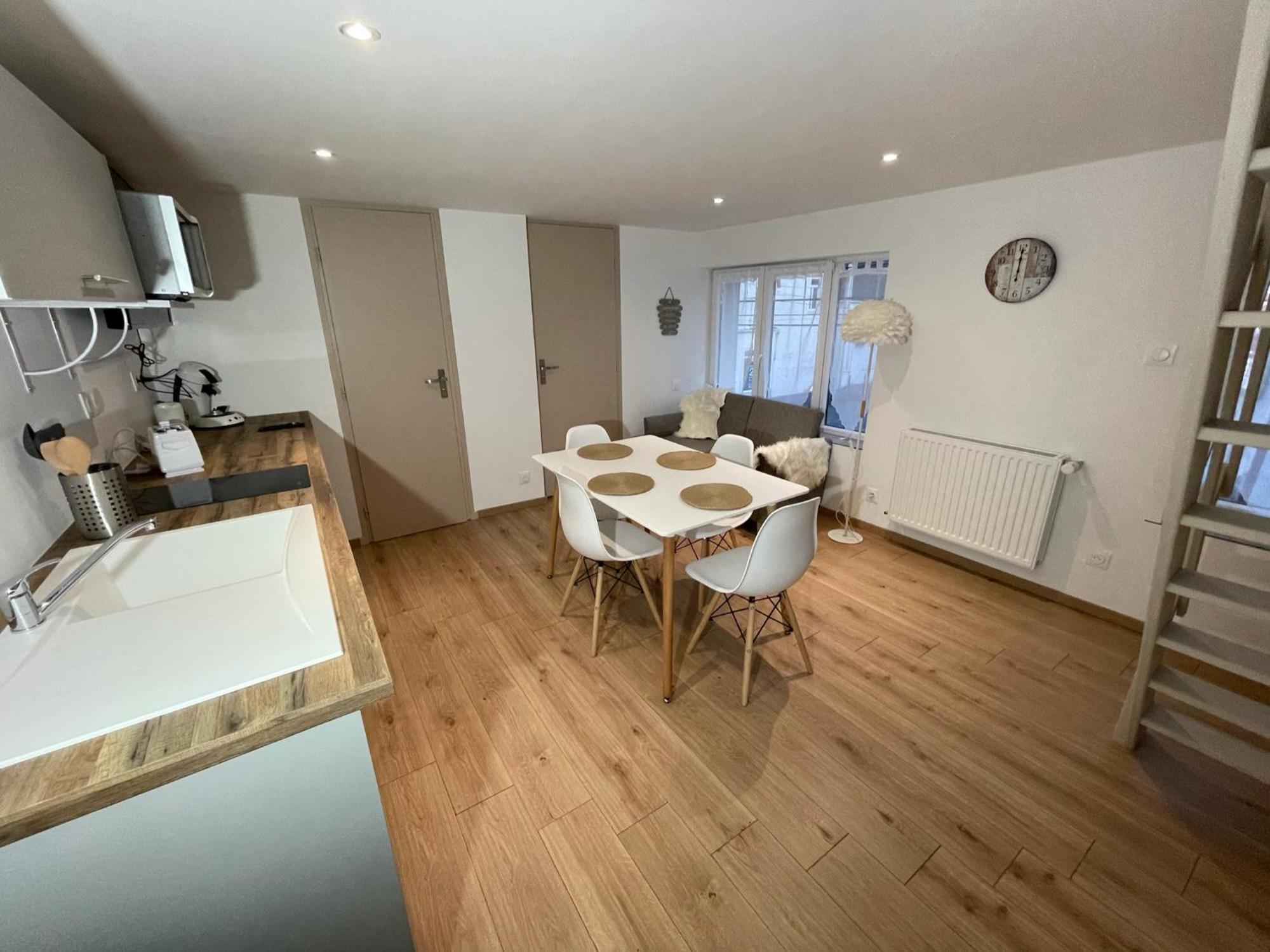 Logements Equipes A Onnaing Avec Espace Balneo En Option Proche Toyota, Autoroute Et Valenciennes Eksteriør bilde