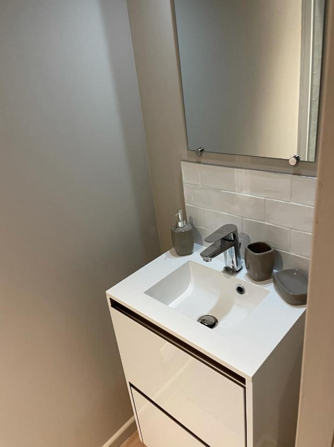 Logements Equipes A Onnaing Avec Espace Balneo En Option Proche Toyota, Autoroute Et Valenciennes Eksteriør bilde